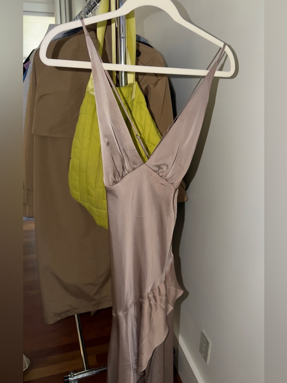 Meshki Casey Satin dress - Picture 4 of 5